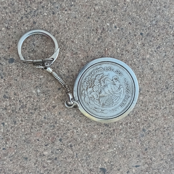 Mexican Coin Keychain - Picture 5 of 6